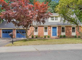 68 Robin Hood Rd, Nashua, NH 03062