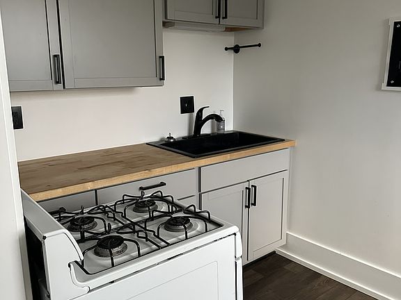 Kitchen- Freshly Renovated