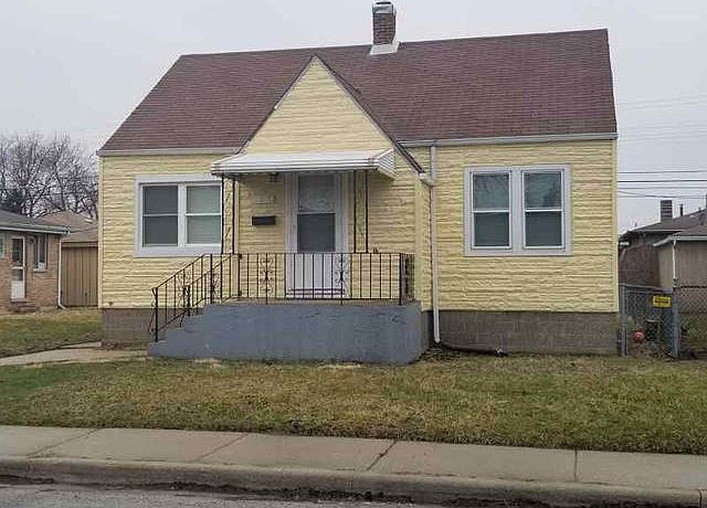 1st image of 728 Greenbay Ave