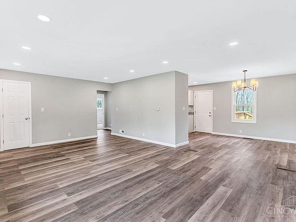 3rd image of 5451 Carterway Dr