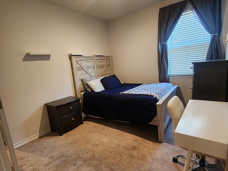 187 Longstraw Dr — Photo 3