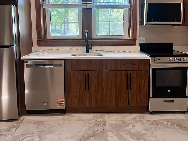 1 Lincoln Ave #1 — Photo 3