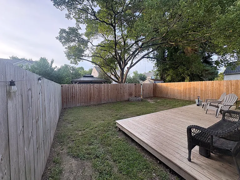 738 Luther St — Photo 15