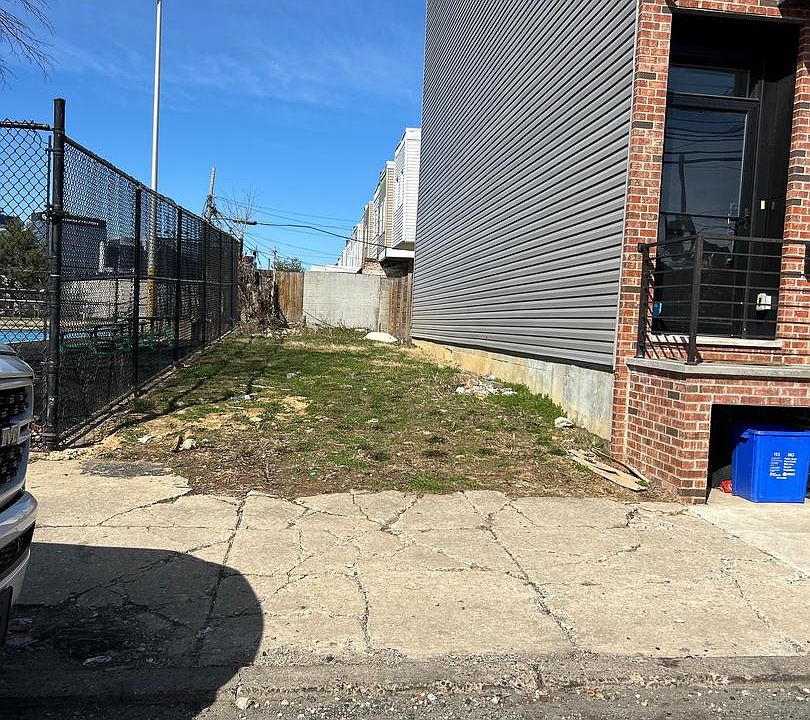 2nd image of 2907 Wharton St