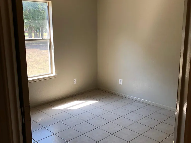 143 Highview Ln — Photo 15