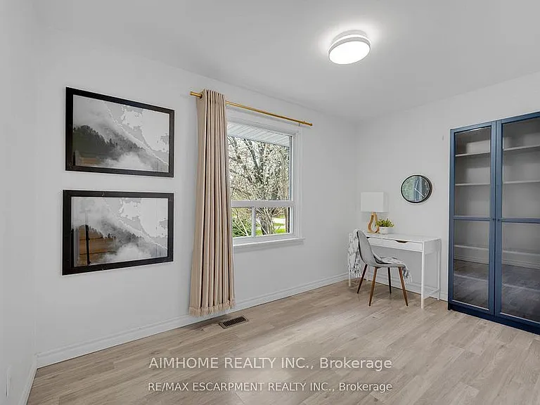 2076 Constance Dr — Photo 21