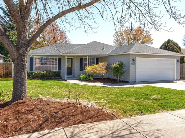 3828 Arrowhead Dr, Medford, OR 97504