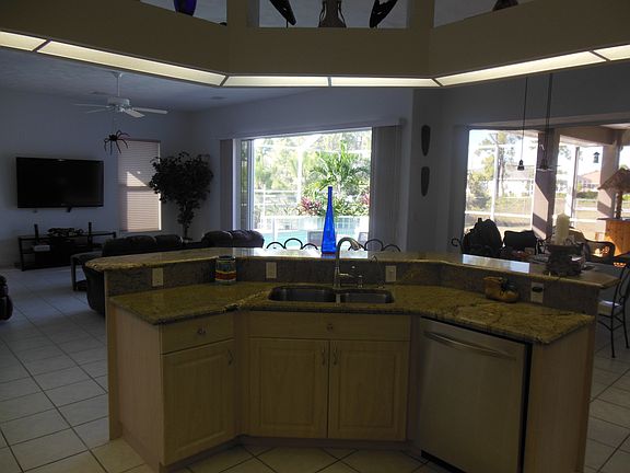 5th image of 2112 NW 25th Pl