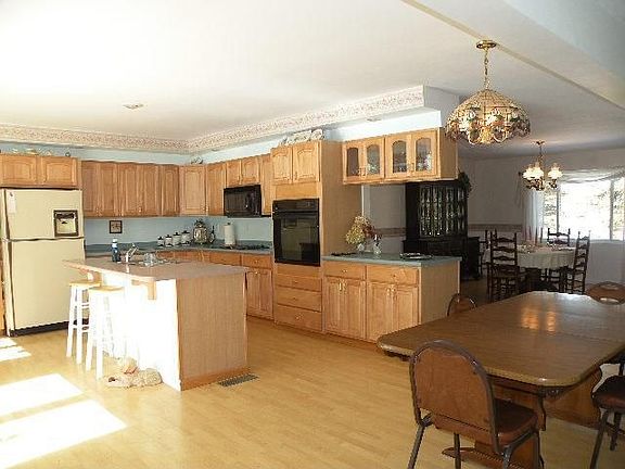 3rd image of 79 Blind Creek Dr