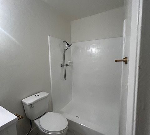 5th image of 16303 Gramercy Pl APT 3