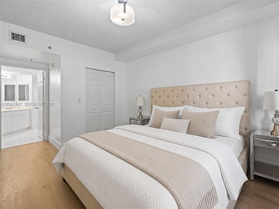 4th image of 17145 N Bay Rd APT 4311