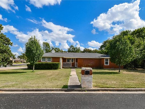 3rd image of 9100 Red Oak Dr