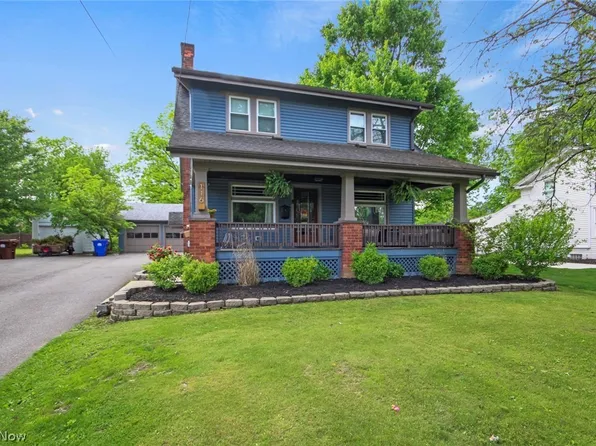 116 E McKinley Way, Poland, OH 44514