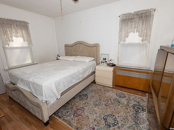 5th image of 829 Bradley St