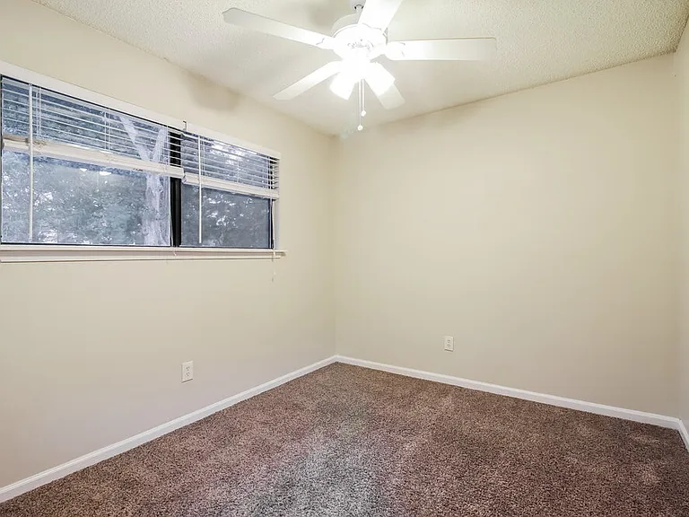 8442 Finwood Ave — Photo 12