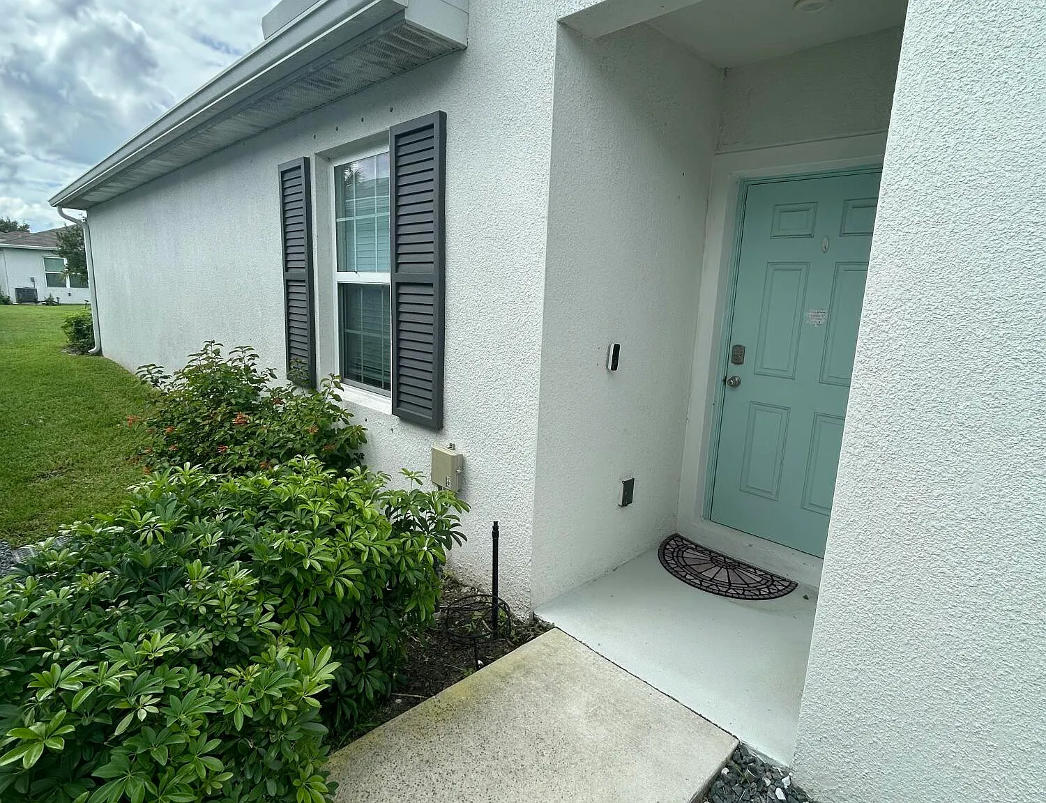 3 bed, 2.0 bath, 1529 sqft, $3,000 — Photo 2