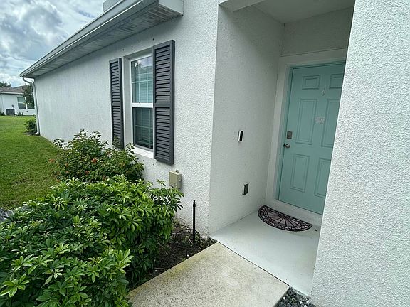 2nd image of 825 Persimmon Pl