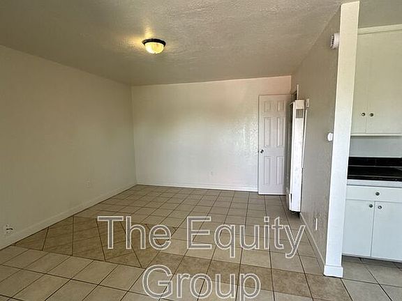4th image of 340 S Blackstone St APT D