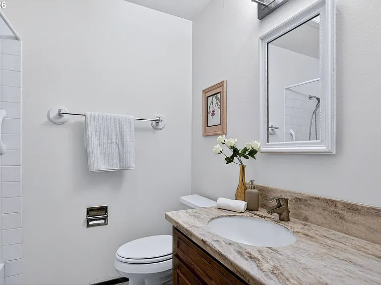 12855 SW Glenn Dr — Photo 17
