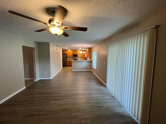 3rd image of 1595 Canopy Oaks Dr