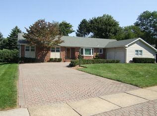 32 Ayers Ln, Clark, NJ 07066