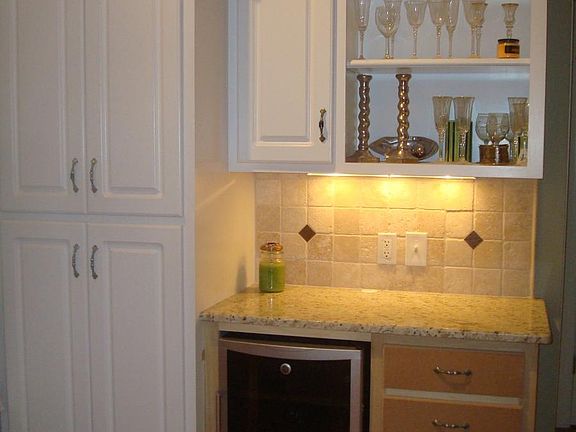 5th image of 608 Woods Walk Ln