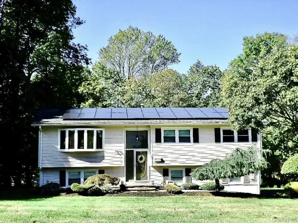 8 Jodi Lane, New City, NY 10956