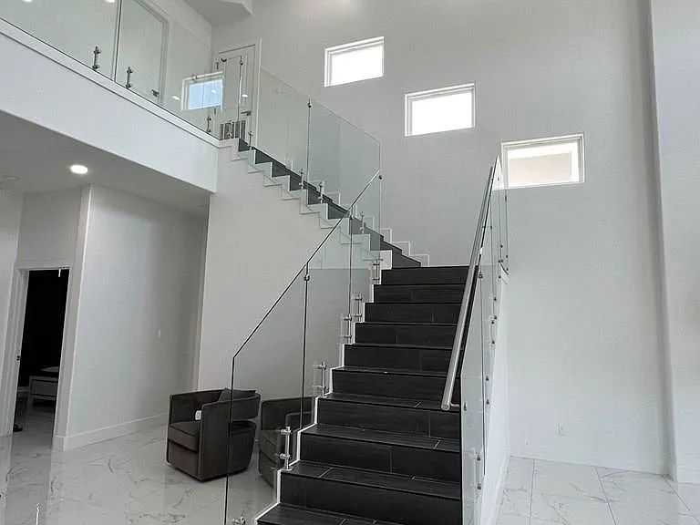 154 Oleander Dr — Photo 16