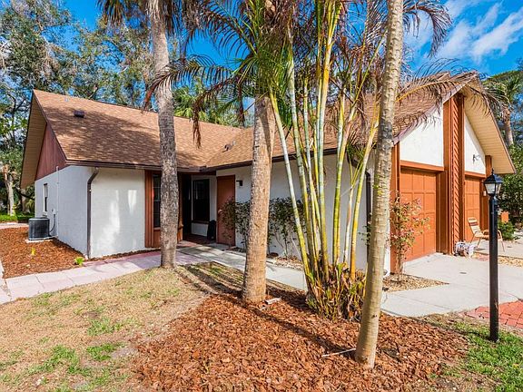 3rd image of 875 Stonybrook Cir