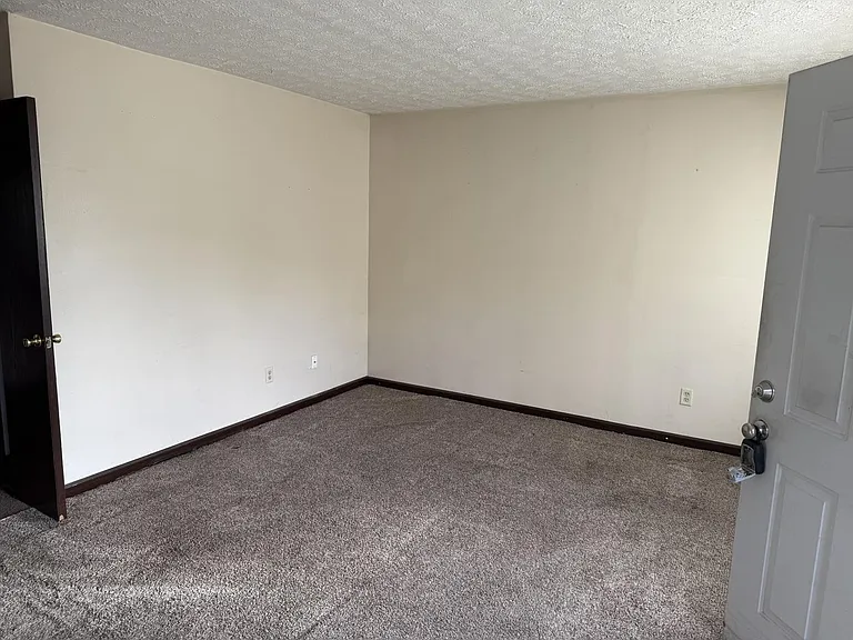 1248 Green Valley Dr — Photo 2