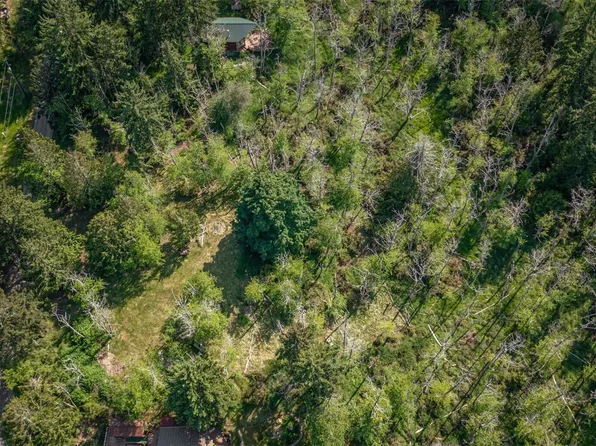 906 E Madrona Boulevard NW, Lakebay, WA 98349