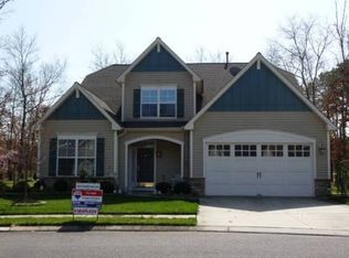 464 Country Club Dr, Egg Harbor, NJ 08215