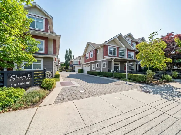 5180 Blundell Rd #4, Richmond, BC V7C 1H4