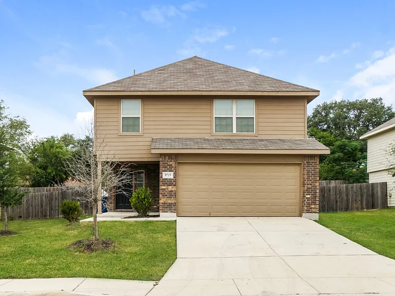 8715 Tesoro Hls — Photo 1