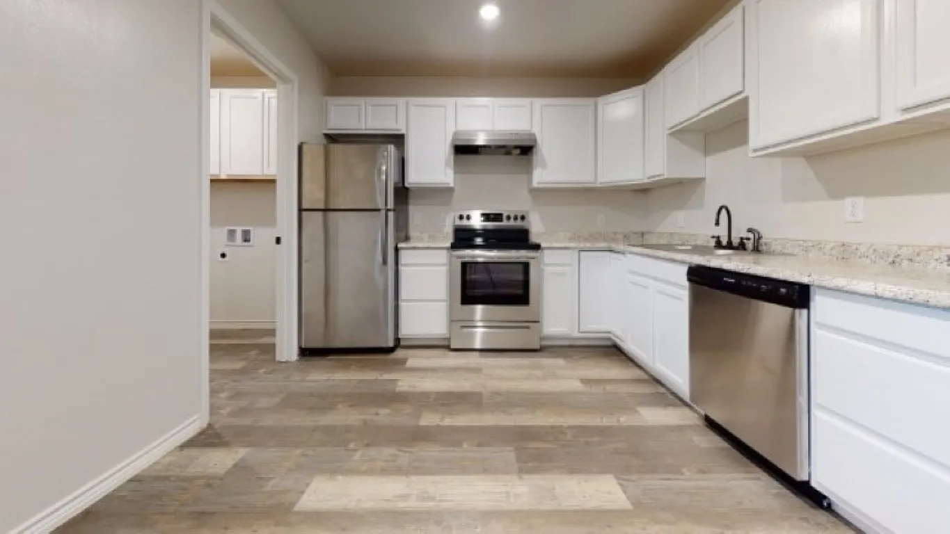 415 W James St - 1 — Photo 1