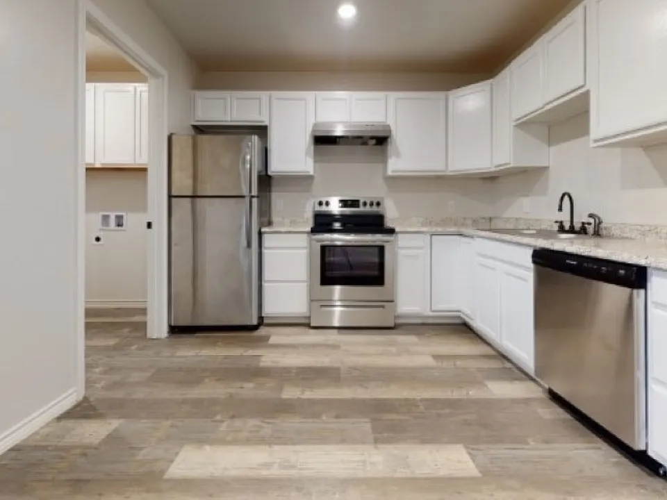 415 W James St #1