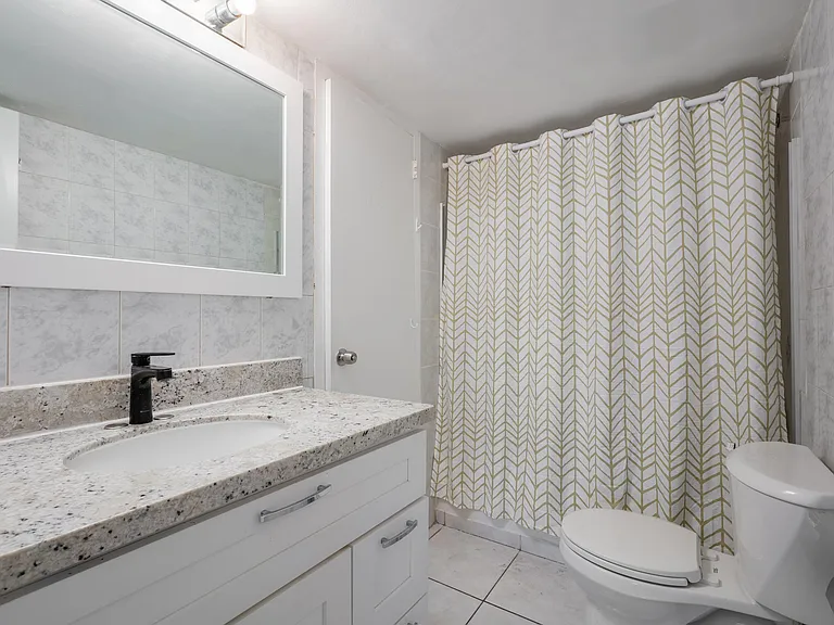 2200 E Hallandale Beach Blvd #202 — Photo 17