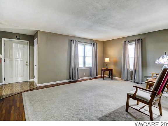 3rd image of 725 S Pears Ave