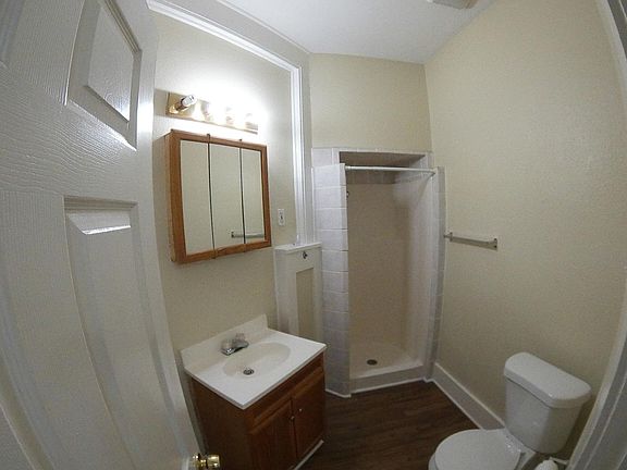 4th image of 902 W Kings Hwy #2