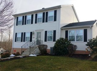 413 Briarwood Ln, Middletown, CT 06457