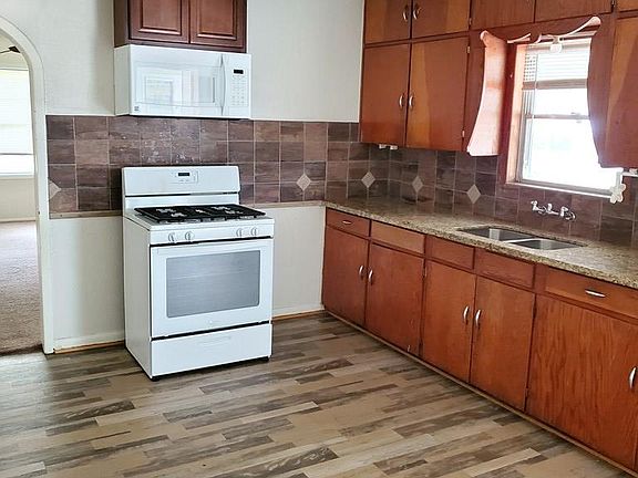 4th image of 903 Avenue I