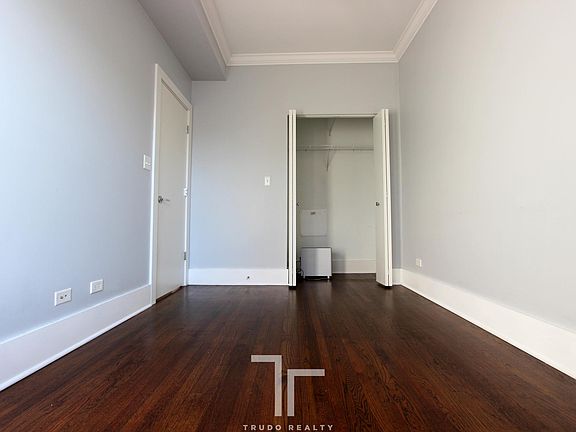 3rd image of 3449 N Wolcott Ave