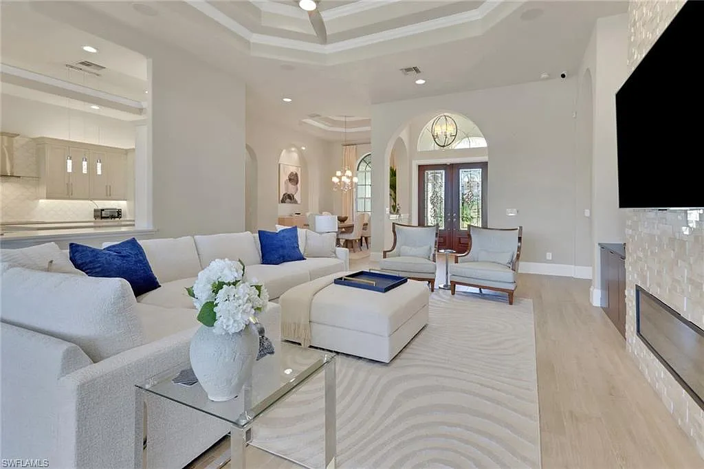 3 bed, 4.0 bath, 2917 sqft, $10,750 — Photo 2