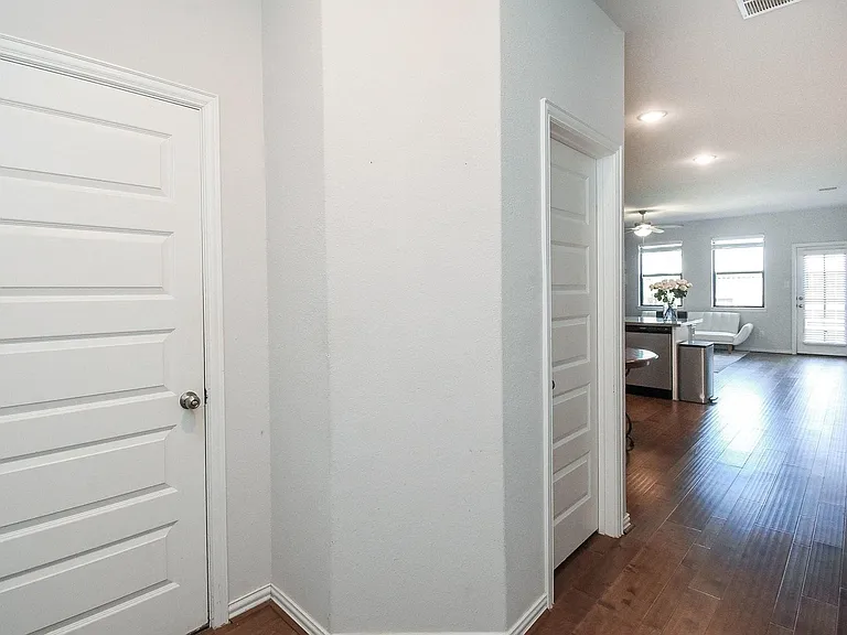 27950 Western Creek Ct — Photo 6