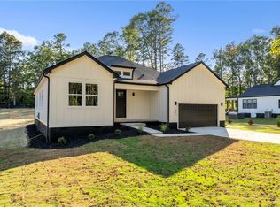 211 Chestnut Dr, Belton, SC 29627