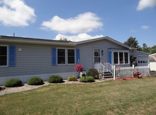 51 Woodside Dr, Bergen, NY 14416