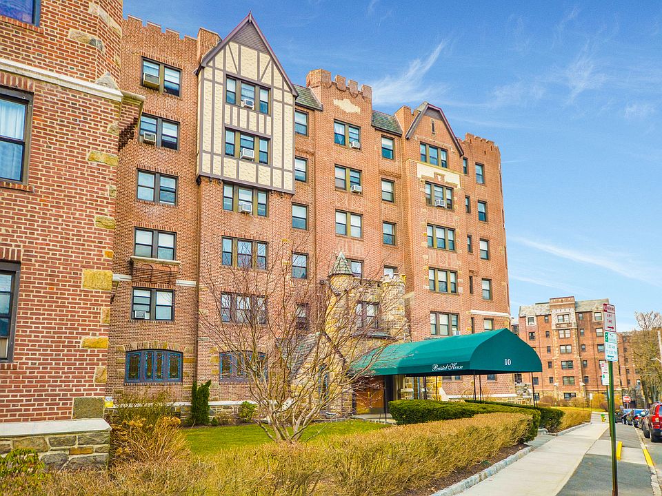 1st image of 10 Nosband Ave #6L