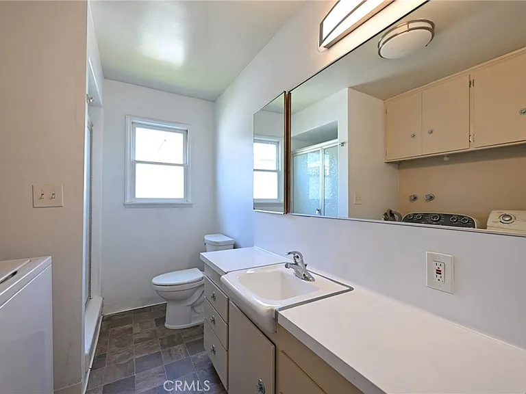 11063 Ohio Ave — Photo 34