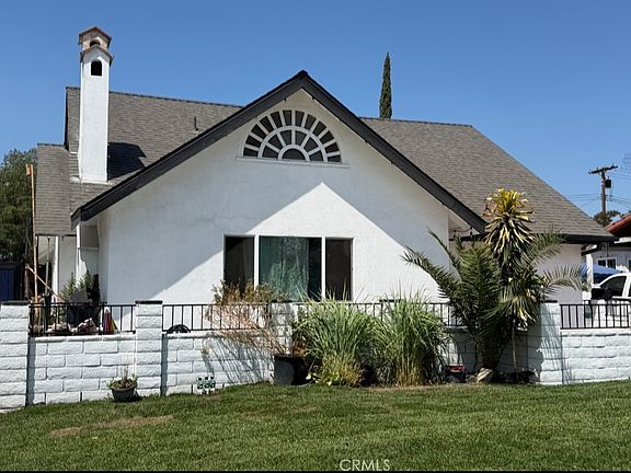 2nd image of 1161 N La Cadena St