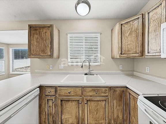 4th image of 4154 S Westlake Dr